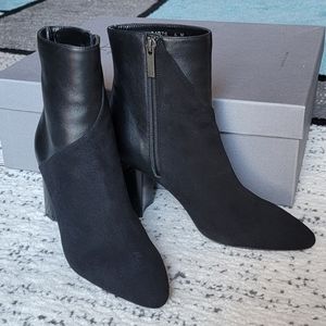 Aquatalia Palma Black Leather and  Suede Ankle Boots - Size 6